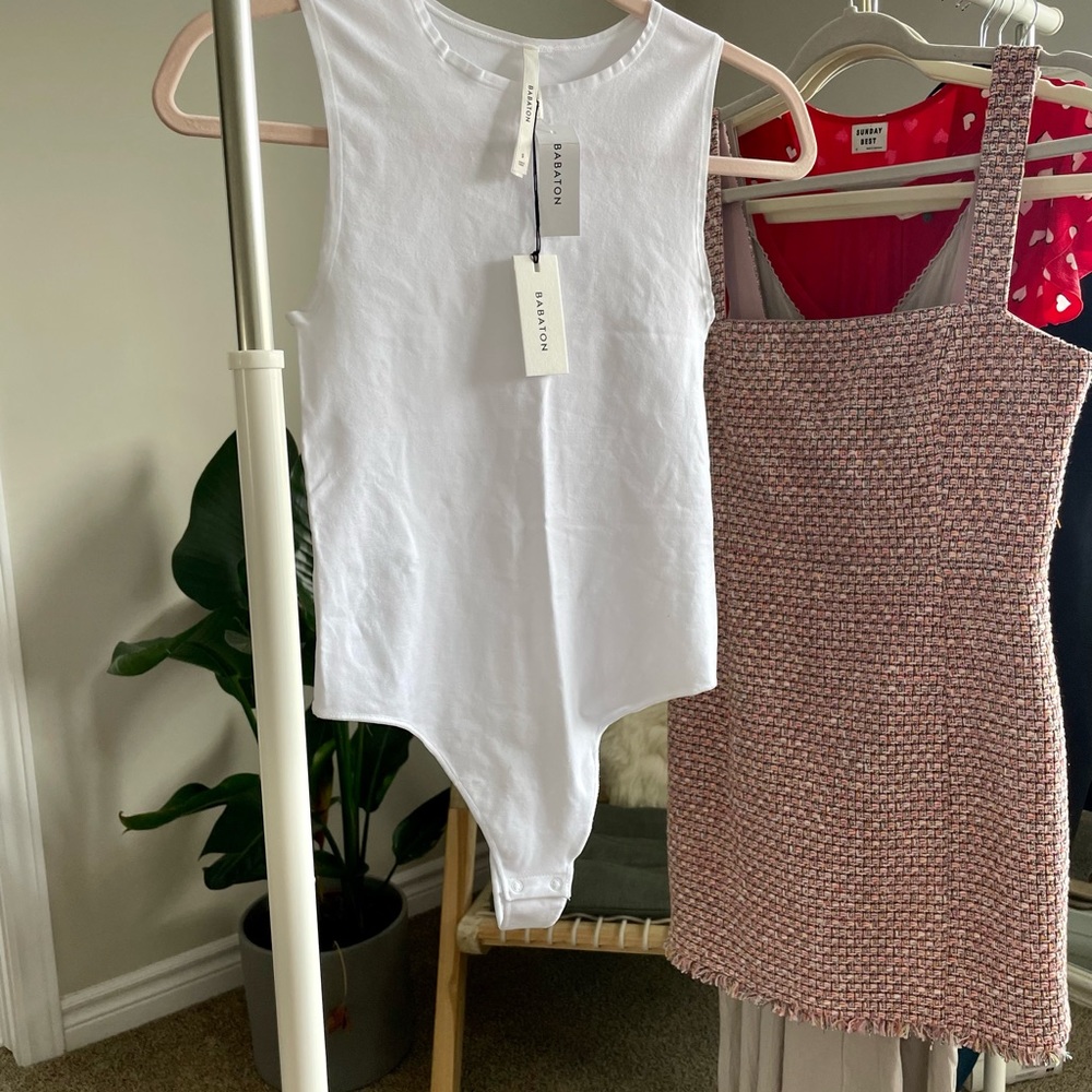 NWT Aritzia Babaton seamless contour bodysuit